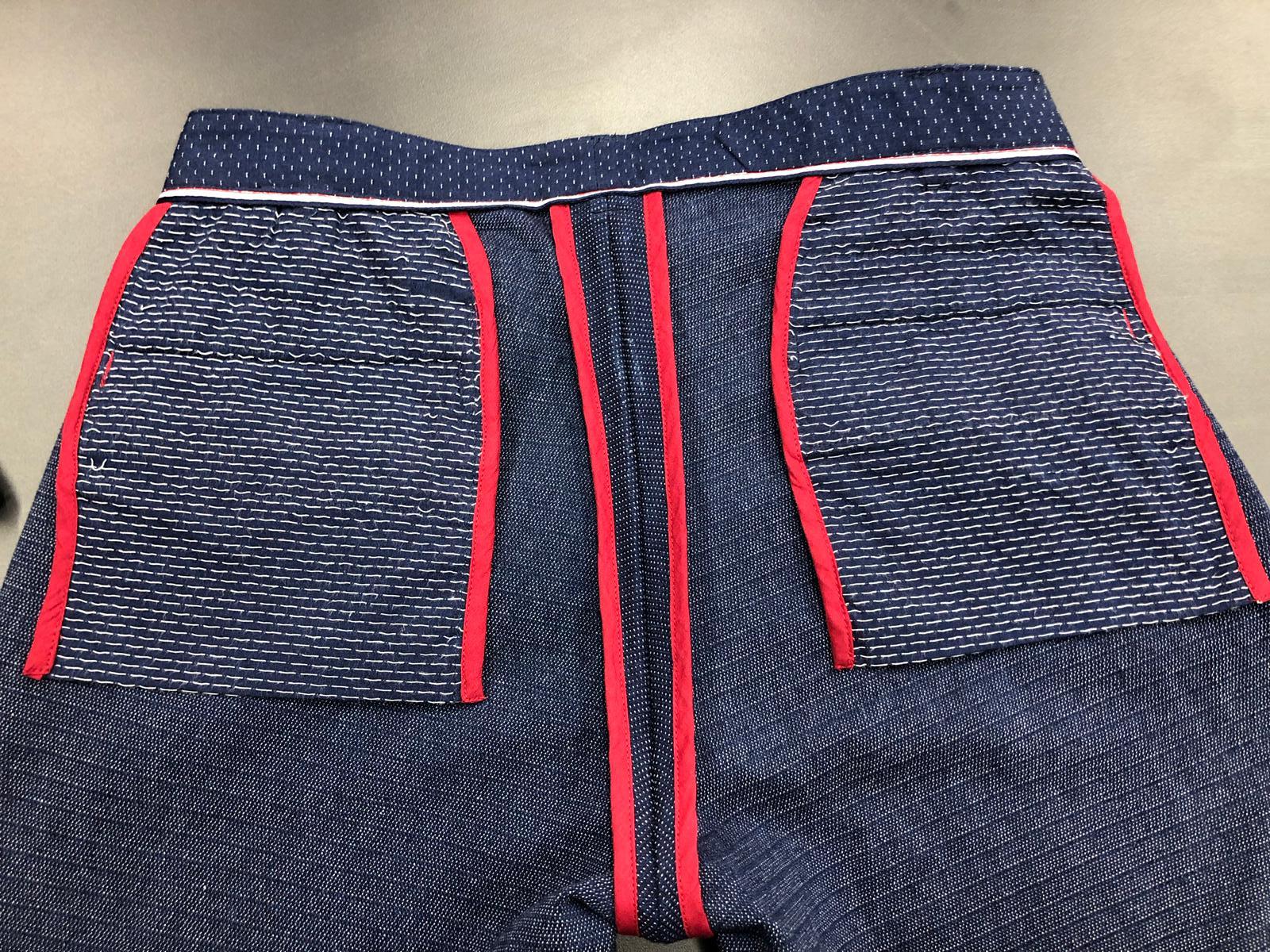 dettaglio pantaloni maglieria infiknity progetto di denim knitwear per Arvind