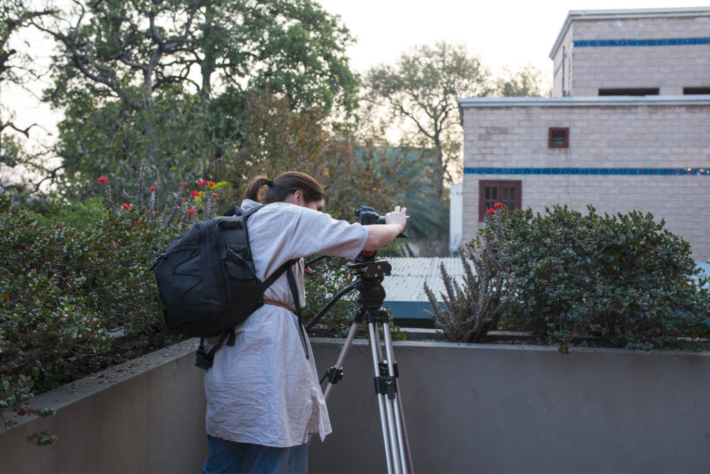 Eleonora De Martin durante il servizio fotografico per Crescent Bahuman Limited