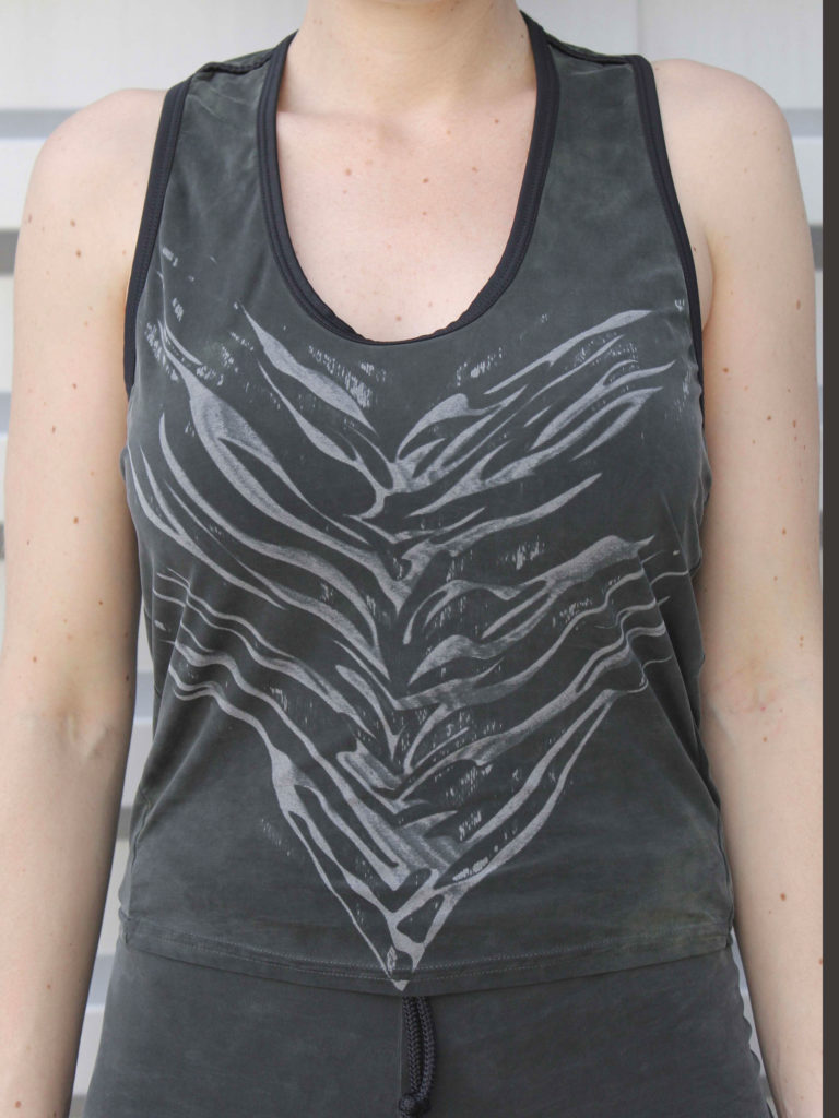 Women top in Knitwear design. Outfits designed by Meidea for Intelligence Knits Jeanologia's collection